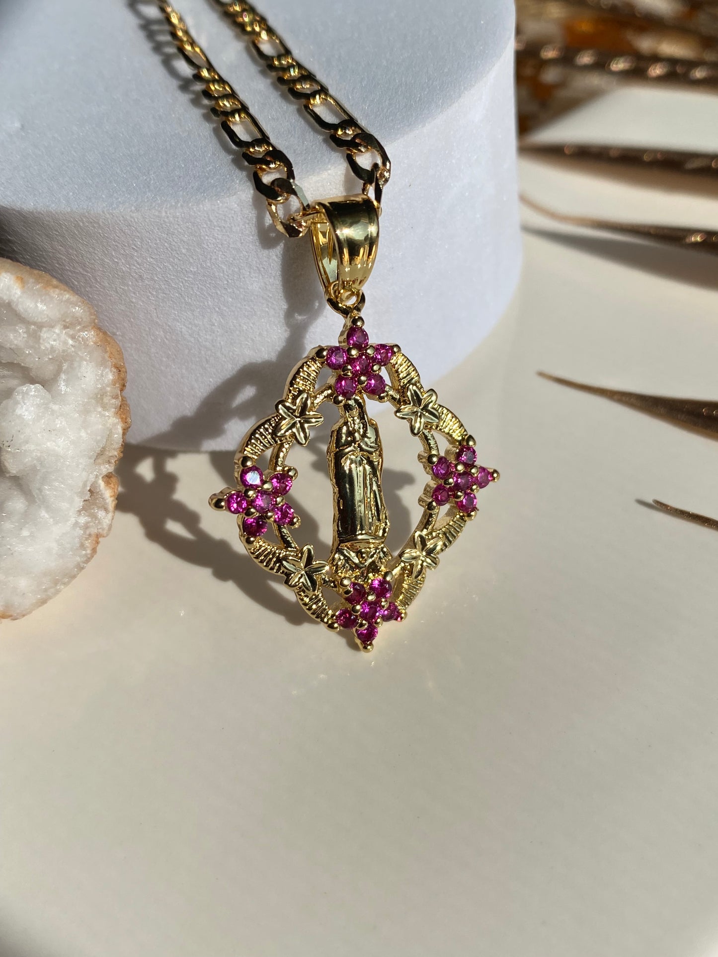 Flor virgencita necklace